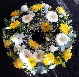 10 inch yellow and white wreath