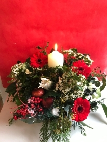 Christmas table posy with Pillar Candle